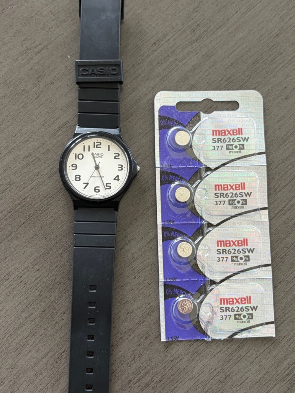 Casio Black Resin Watch with Ivory Dial with battery pack - Picture 2 of 4